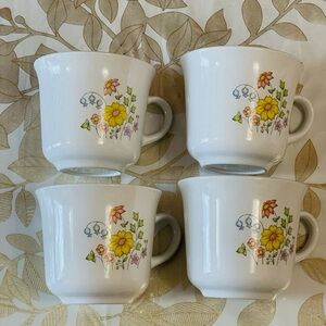 4 Vintage Corning Ware Corelle Spring Meadow Pattern Coffee Tea Cups Mugs
8 Oz